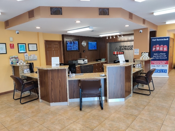 Facility photo: //images.sparefoot.com/medium/2116176a29c1e74626e.jpg