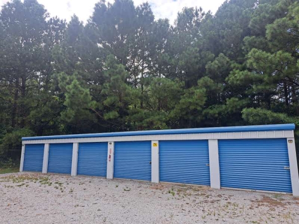 Facility photo: //images.sparefoot.com/medium/21172268cadee982a95.jpg