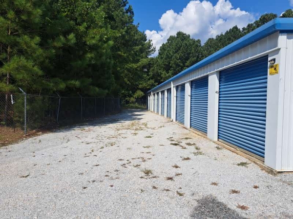 Facility photo: //images.sparefoot.com/medium/21172269176b5a5e524.jpg