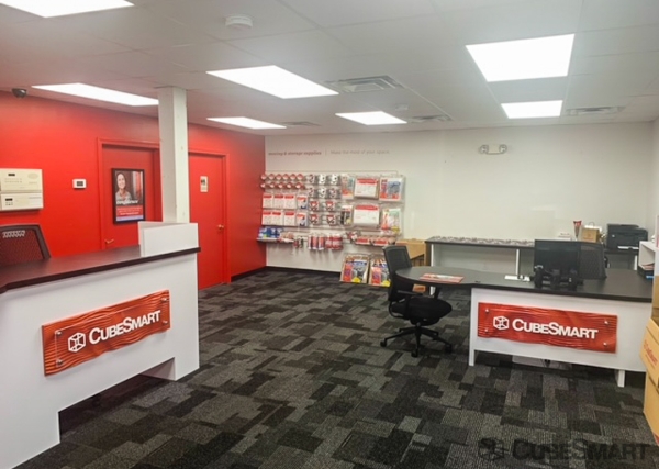 Facility photo: //images.sparefoot.com/medium/211741698c4960061e2.jpg