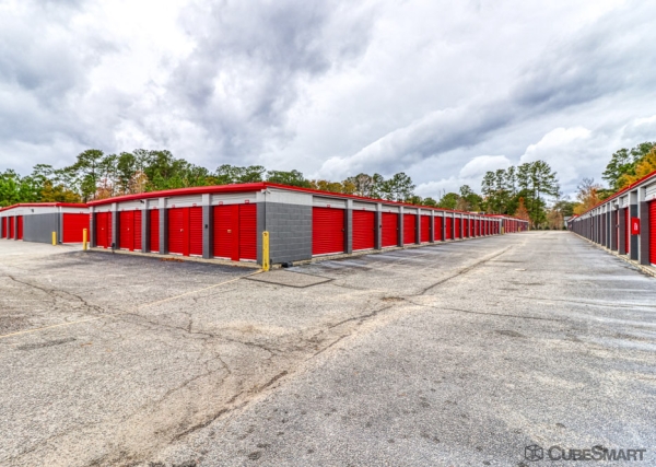 Facility photo: //images.sparefoot.com/medium/211743695cd69067465.jpg