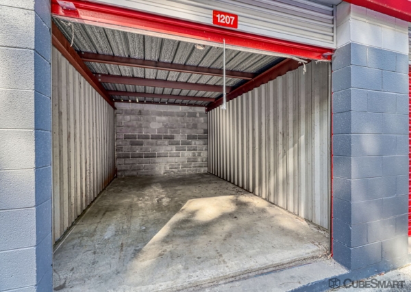 Facility photo: //images.sparefoot.com/medium/21174768834f2af0344.jpg