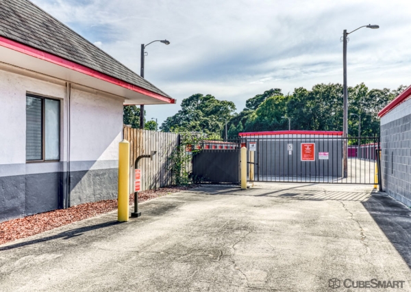 Storage Units at CubeSmart Self Storage - Charleston - 1003 Folly Rd - 1003 Folly Rd