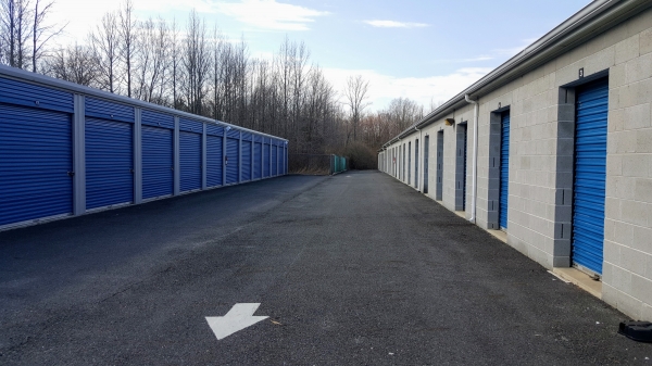 Facility photo: //images.sparefoot.com/medium/2118305d1124b39c7f8.jpg