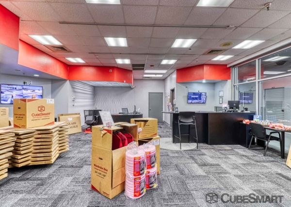 Facility photo: //images.sparefoot.com/medium/21189969032294a5aca.jpg