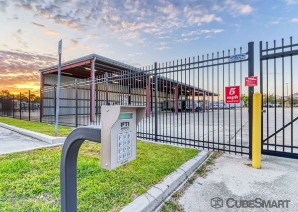 Storage Units at CubeSmart Self Storage - Biloxi - 2381 Pass Road