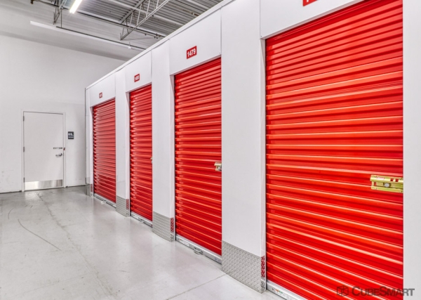 Facility photo: //images.sparefoot.com/medium/21190569e09815b3952.jpg