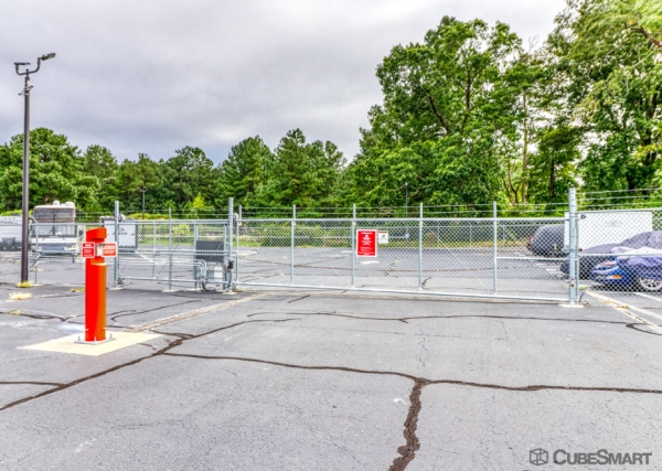 Facility photo: //images.sparefoot.com/medium/21190569e0981936e30.jpg