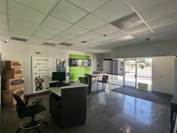 Facility photo: //images.sparefoot.com/medium/21204669e37526828cf.jpg