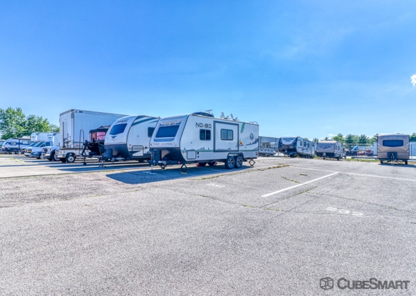 Facility photo: //images.sparefoot.com/medium/2121686971f4cb3962c.jpg