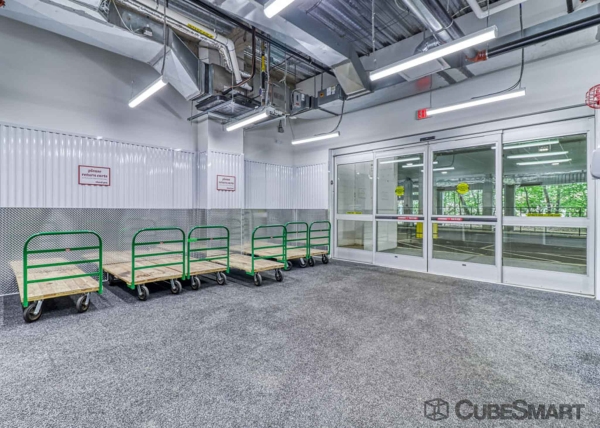 Facility photo: //images.sparefoot.com/medium/212329688b224e0b1f4.jpg