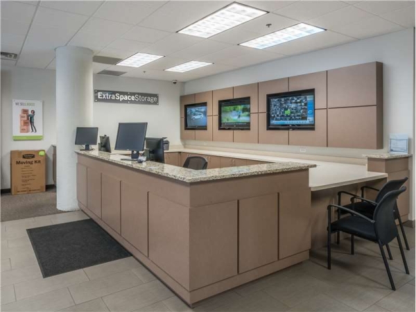 Storage Units at Extra Space Storage - 7012 - Chicago - W North Ave - 1030 West North Avenue