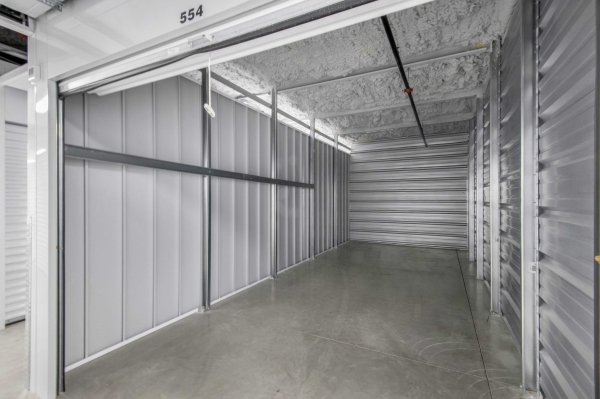 Facility photo: //images.sparefoot.com/medium/21234068f26b5974c71.jpg