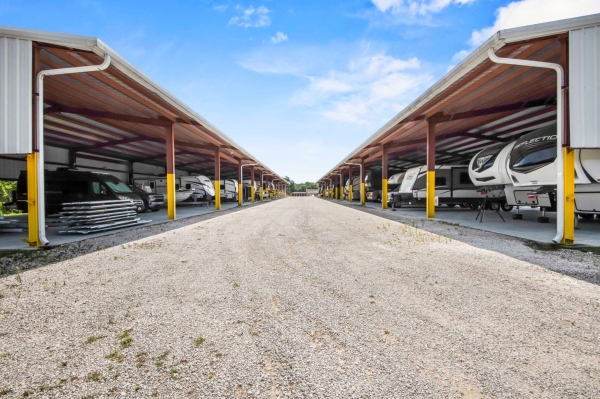 Facility photo: //images.sparefoot.com/medium/21234068f26b682a81c.jpg