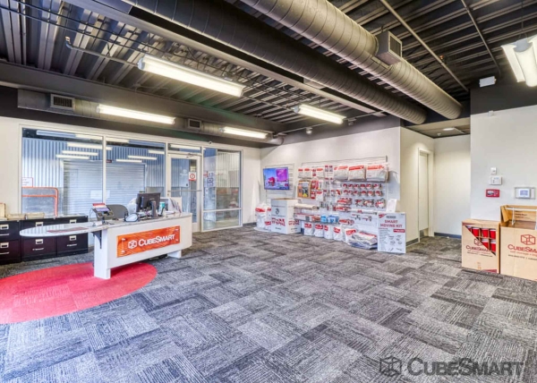 Facility photo: //images.sparefoot.com/medium/212359691446a4bc507.jpg