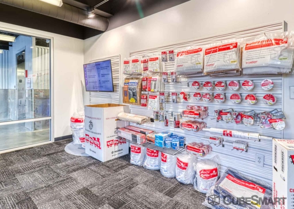 Facility photo: //images.sparefoot.com/medium/212359691446a81b2ee.jpg