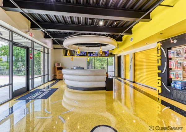 Facility photo: //images.sparefoot.com/medium/212396682474e6386bf.jpg