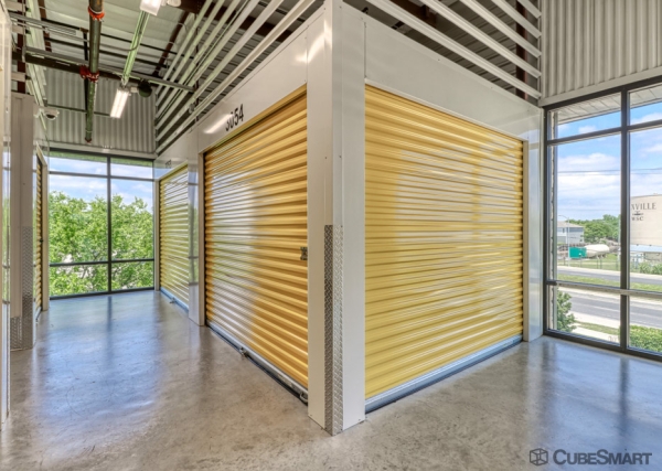 Facility photo: //images.sparefoot.com/medium/212396686f94460c663.jpg