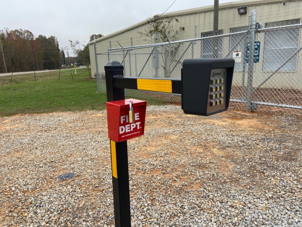 Facility photo: //images.sparefoot.com/medium/2124195fb52fe14a03a.jpg