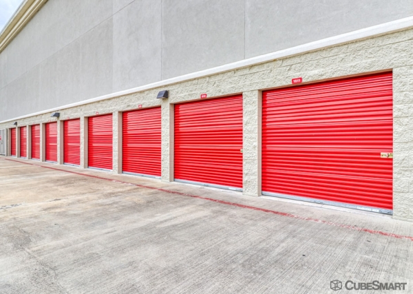Storage Units at CubeSmart Self Storage - Rosenberg - 306 Farm to Market Rd 2977 - 306 FM 2977