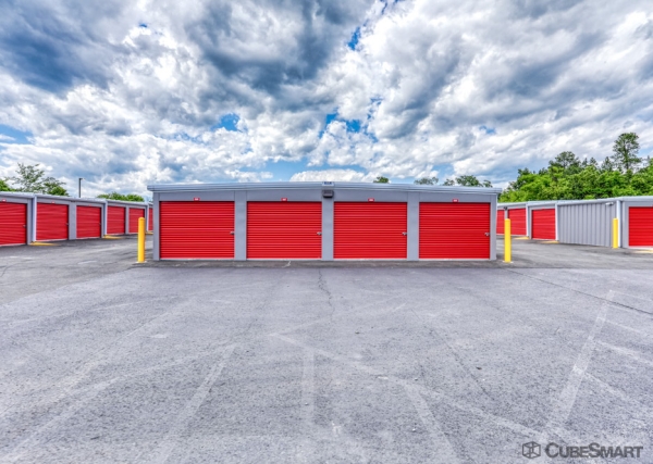 Storage Units at CubeSmart Self Storage - Gainesville - 14250 Charis Avenue