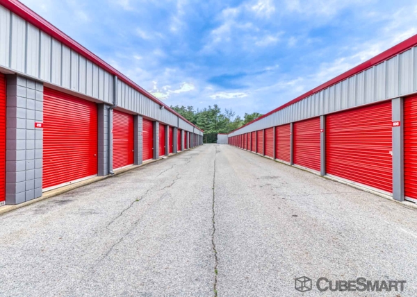 Facility photo: //images.sparefoot.com/medium/212779686f7485c2a52.jpg