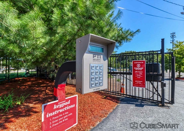 Facility photo: //images.sparefoot.com/medium/2127866943bcbb10208.jpg