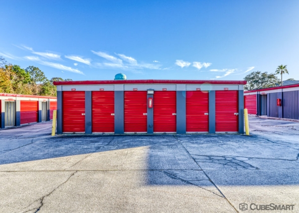 Facility photo: //images.sparefoot.com/medium/212936686f655e684ee.jpg