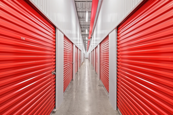 Facility photo: //images.sparefoot.com/medium/213123688cb69a5fce3.jpg