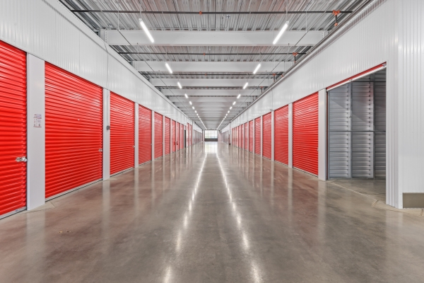 Facility photo: //images.sparefoot.com/medium/213123688cb6a38c2aa.jpg