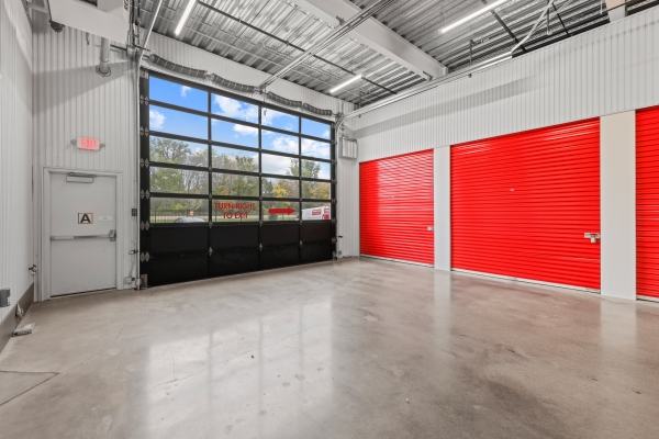 Facility photo: //images.sparefoot.com/medium/213123688cb6e15ec8a.jpg