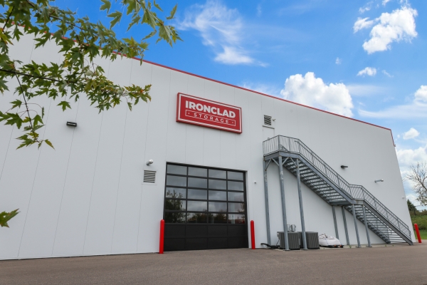 Facility photo: //images.sparefoot.com/medium/213123695e82de24519.jpg