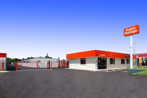 Facility photo: //images.sparefoot.com/medium/21313468a081a0ac158.jpg