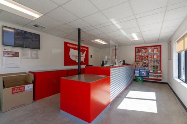 Facility photo: //images.sparefoot.com/medium/2131366990807856647.jpg