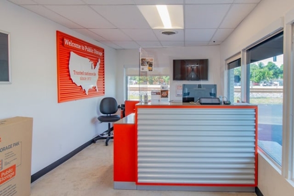Facility photo: //images.sparefoot.com/medium/213139687ce91108282.jpg