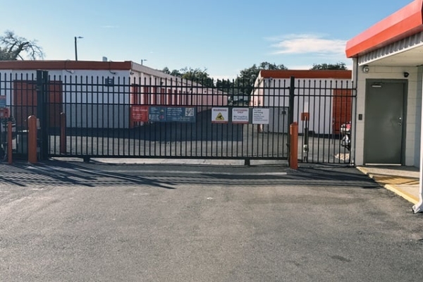 Storage Units at Public Storage - Tampa - 11810 N Nebraska Ave - 11810 N Nebraska Ave