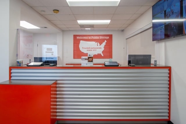 Facility photo: //images.sparefoot.com/medium/2131486884d1f7c537b.jpg