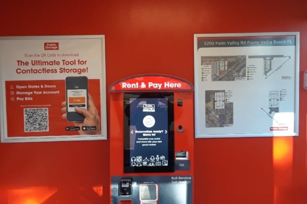 Facility photo: //images.sparefoot.com/medium/213154691341cdcbf48.jpg