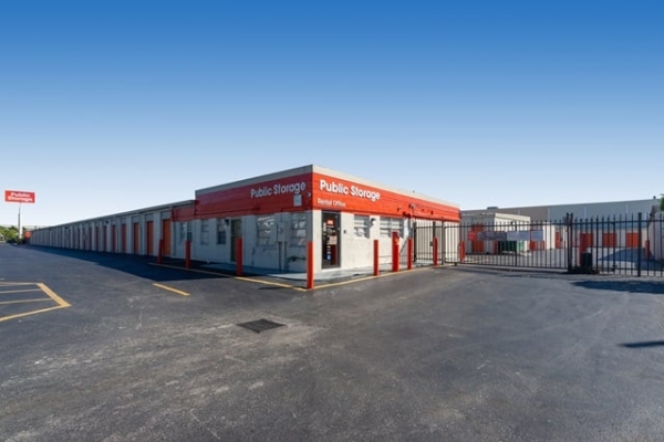 Facility photo: //images.sparefoot.com/medium/213159687b9b05e0384.jpg