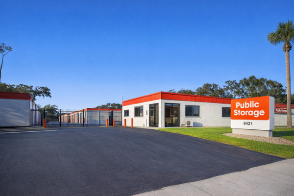 Storage Units at Public Storage - Tampa - 8421 W Hillsborough Ave - 8421 W Hillsborough Ave