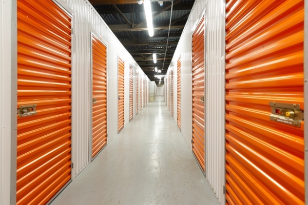 Facility photo: //images.sparefoot.com/medium/2131676a31492ab2b41.jpg