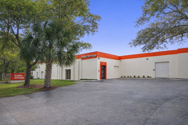 Storage Units at Public Storage - Miami Lakes - 6050 NW 153rd Street - 6050 NW 153rd Street
