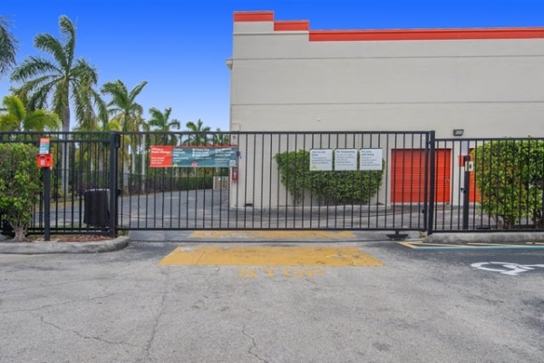 Storage Units at Public Storage - Boca Raton - 109 NW 20th Street - 109 NW 20th Street