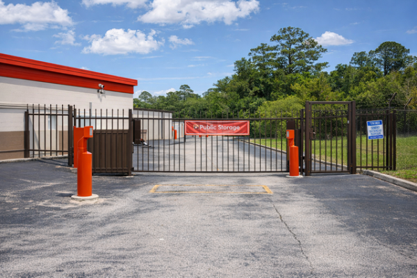 Storage Units at Public Storage - Jacksonville - 6219 Roosevelt Blvd - 6219 Roosevelt Blvd