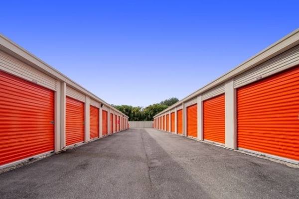 Facility photo: //images.sparefoot.com/medium/21318669397d547f067.jpg