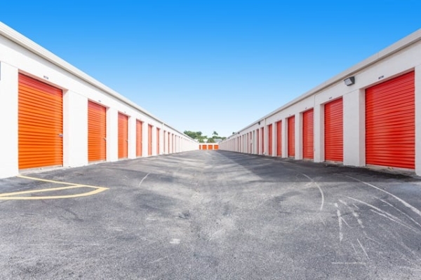 Facility photo: //images.sparefoot.com/medium/2131936884d2312c894.jpg