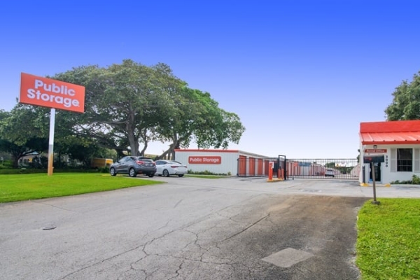 Storage Units at Public Storage - Delray Beach - 3000 N Federal Hwy - 3000 N Federal Hwy