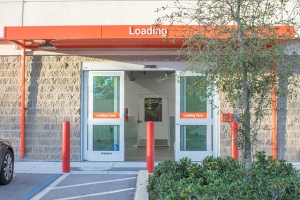 Facility photo: //images.sparefoot.com/medium/213195687ce8f1dc274.jpg