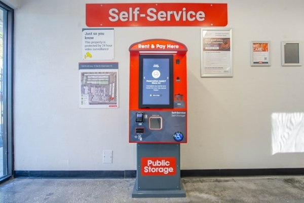 Facility photo: //images.sparefoot.com/medium/2132026938315572802.jpg