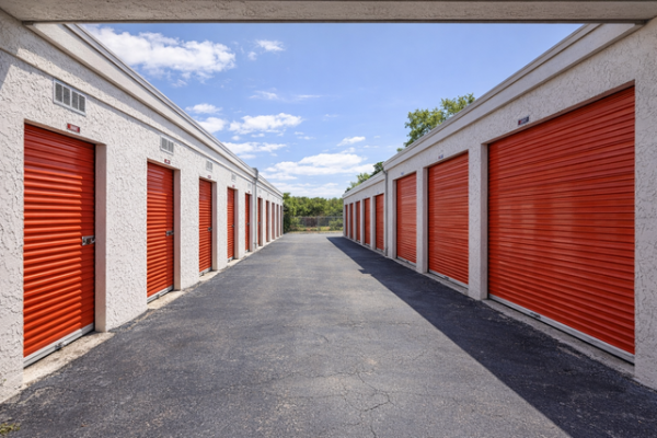 Facility photo: //images.sparefoot.com/medium/2132036995c682d077a.jpg